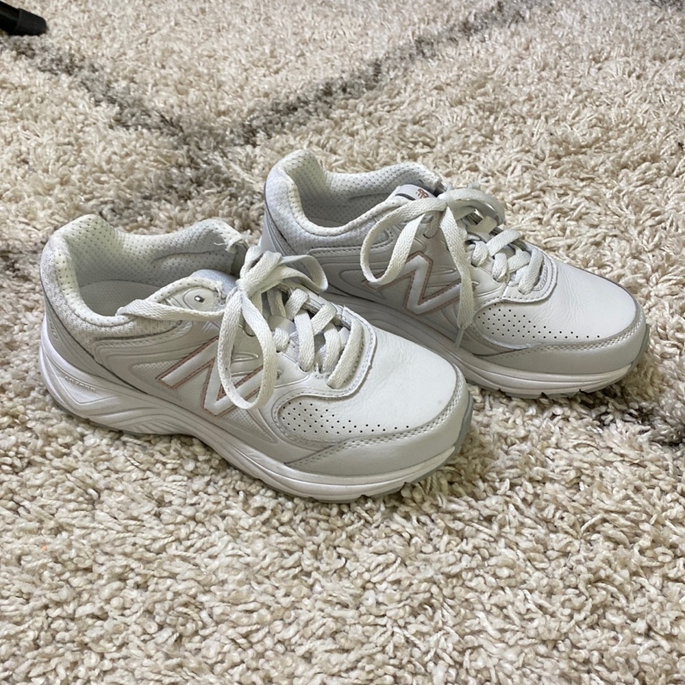 LAST CALL New Balance chunky shoe